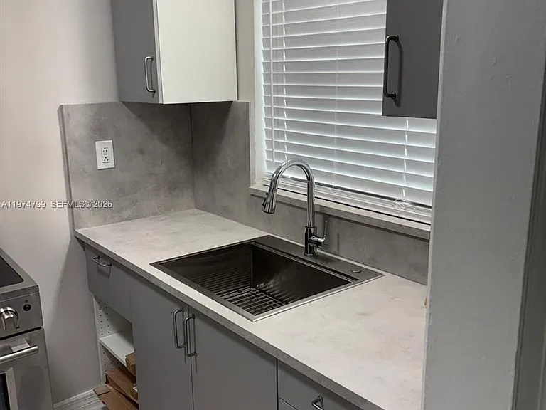 510 Santander Ave — Photo 13