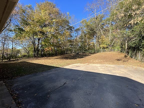 3rd image of 111 Joy Dr