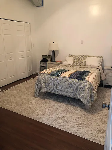 2718 Sarah St #2 Photo 1