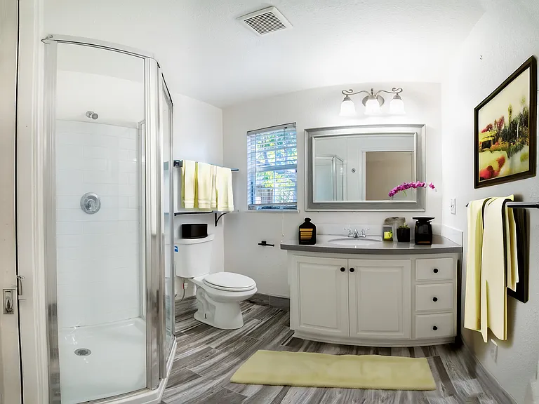 1218 W Mariposa Ave — Photo 5