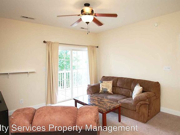 3rd image of 205 Capital St Unit 208