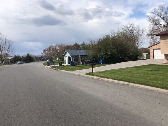 5th image of 323 Westgate Dr