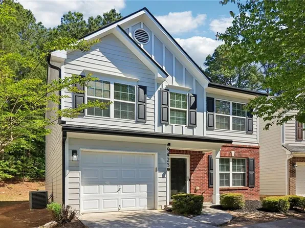 9425 Lakeview Rd, Union City, GA 30291
