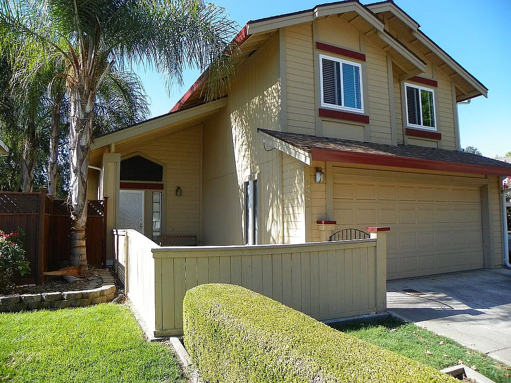 3262 Saxonville Way photo 1