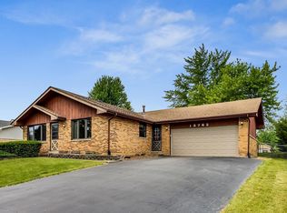 13762 W Deervalley Dr, Homer Glen, IL 60491