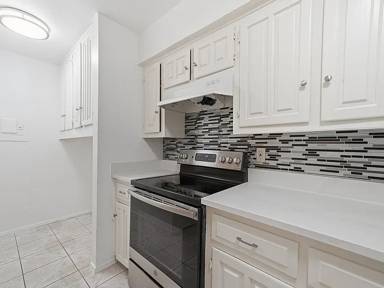 334 Valley Park Dr — Photo 13