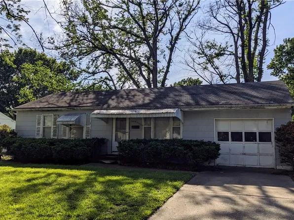 3016 Porter Rd, Independence, MO 64055