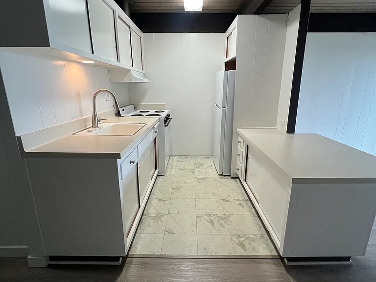 399 Park Ave #6 — Photo 2
