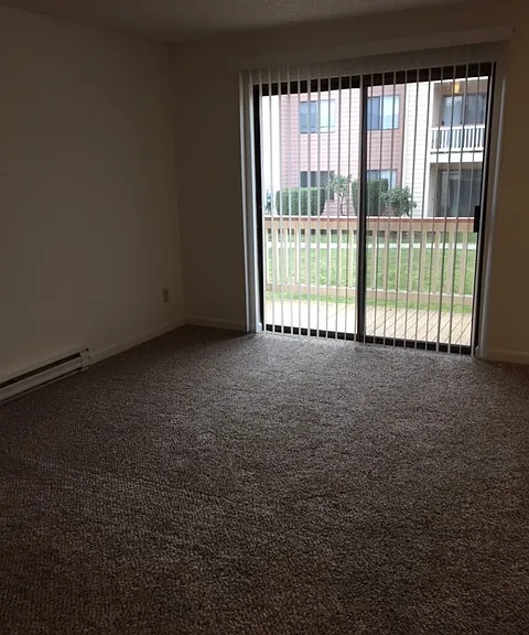 Crystal Springs Apartments — Photo 43