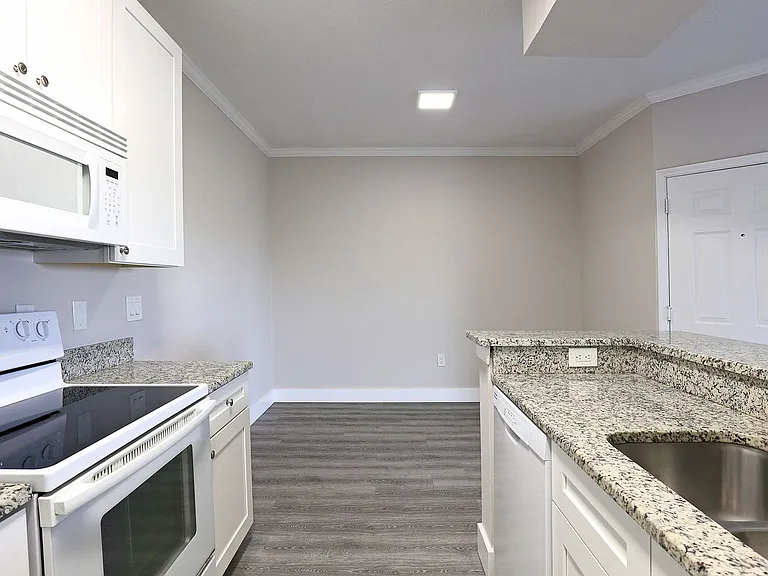 11480 Villa Grand #123 — Photo 8