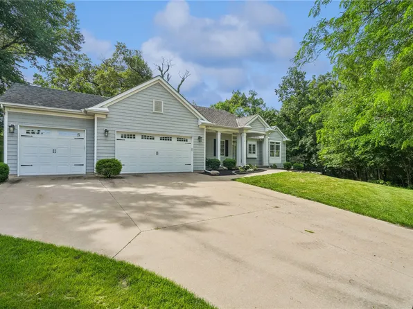 3524 River Ridge Ct NE, Cedar Rapids, IA 52402