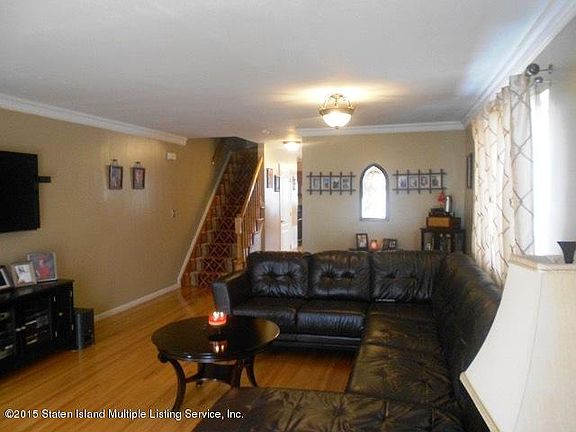 3rd image of 128 Churchill Ave