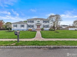 8 Silver Holw, North Brunswick, NJ 08902