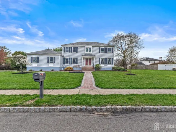 8 Silver Holw, North Brunswick, NJ 08902