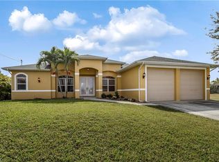 22 NE 20th St, Cape Coral, FL 33909