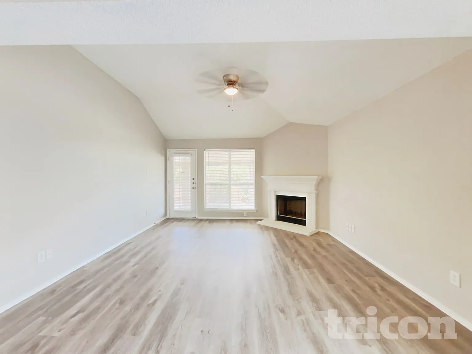 2745 Castro Lane Fort Worth TX — Photo 4