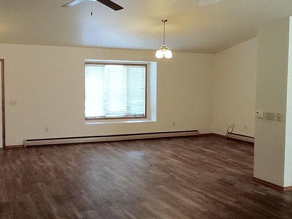 Rest of living room.