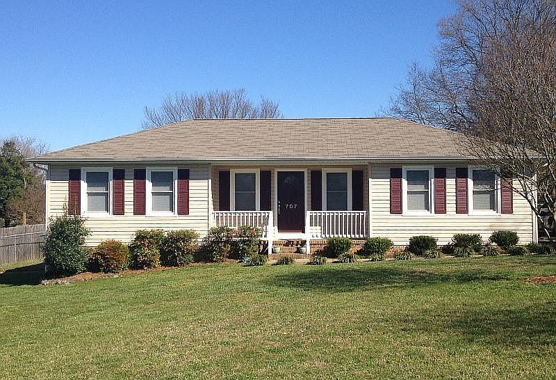 Beautiful Ranch in Concord- Completely remodeled a few years ago!!!