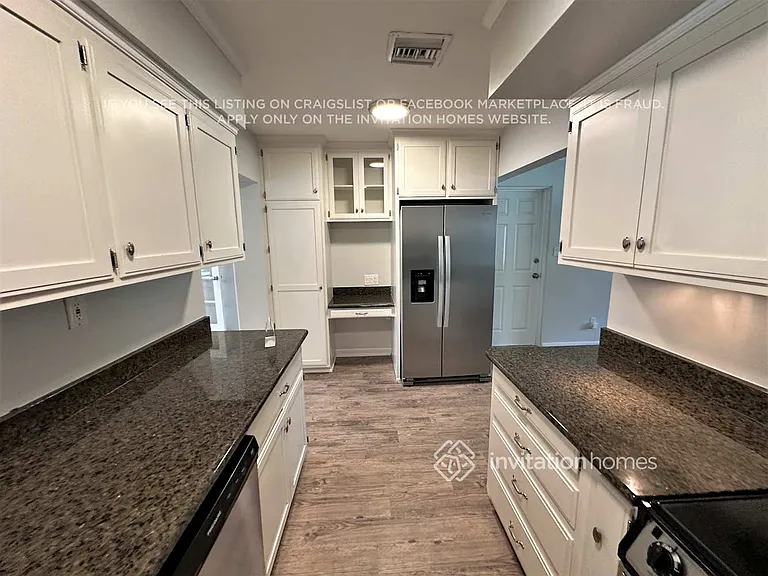 705 Carvell Dr — Photo 4