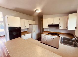 3005 Eureka St, Anchorage, AK 99503