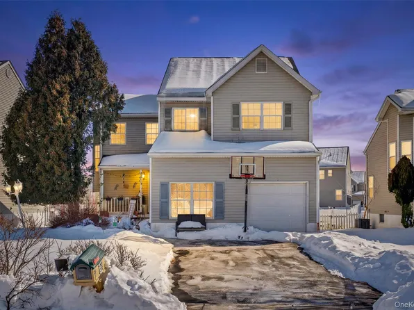 25 Woodfield Drive, Washingtonville, NY 10992