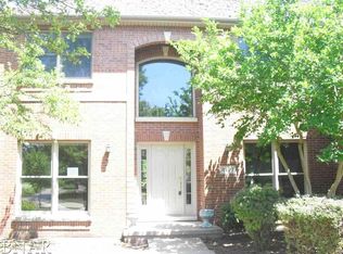 2107 Foxtail Rd, Bloomington, IL 61704