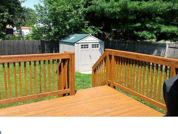 4th image of 1110 Birchwood Dr