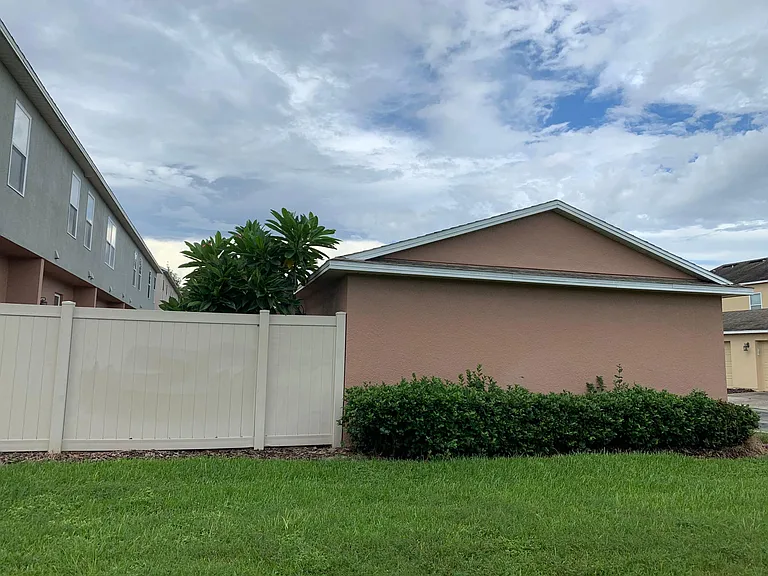 7631 Bramwell St — Photo 33