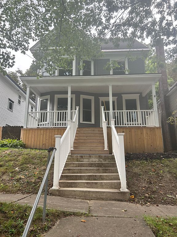 208 E 9th St - Property Image