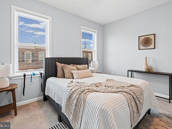 5th image of 605 N Belnord Ave