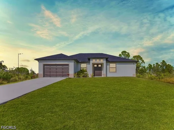 637 Cardinal St E, Lehigh Acres, FL 33974