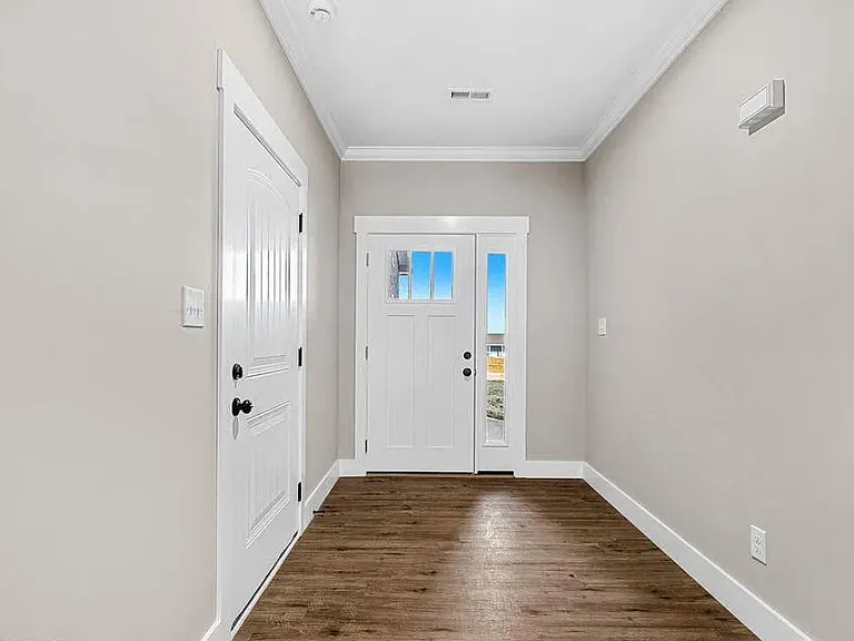 719 Haig St — Photo 4