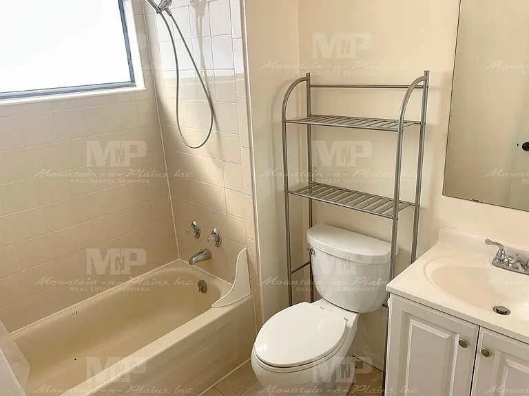 972 Bitterbrush Ln — Photo 10