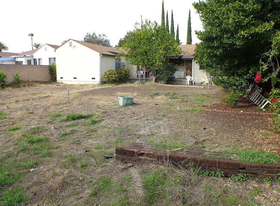 2nd image of 1028 W Duarte Rd