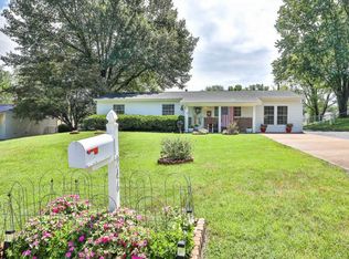 246 Howard Dr, Ballwin, MO 63021