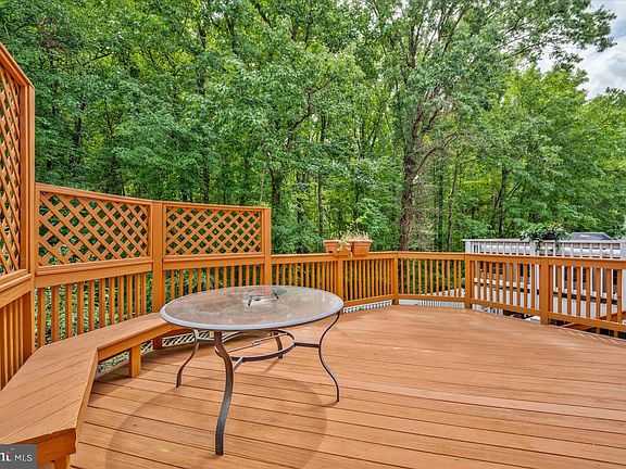 4th image of 7177 Lake Cove Dr