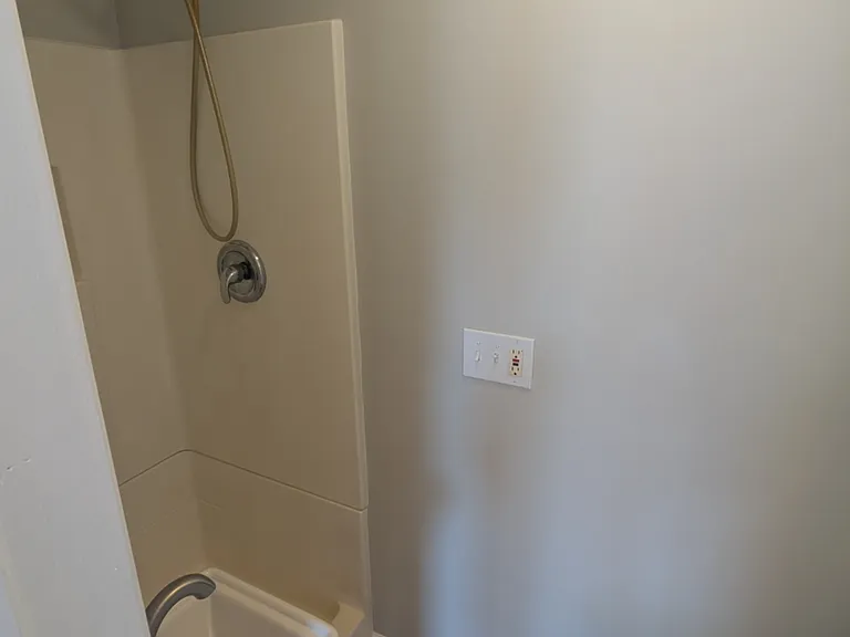 32 Bridge St #4 — Photo 7