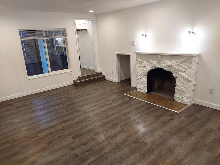 2985 W Burnside Rd — Photo 2