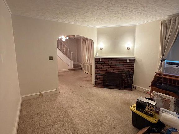 3rd image of 1548 Moss St