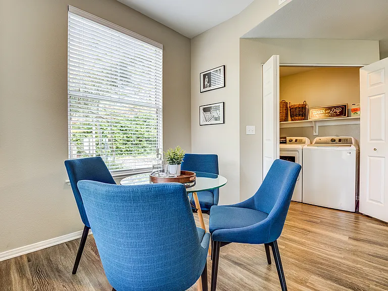 Montrachet Apartments — Photo 27