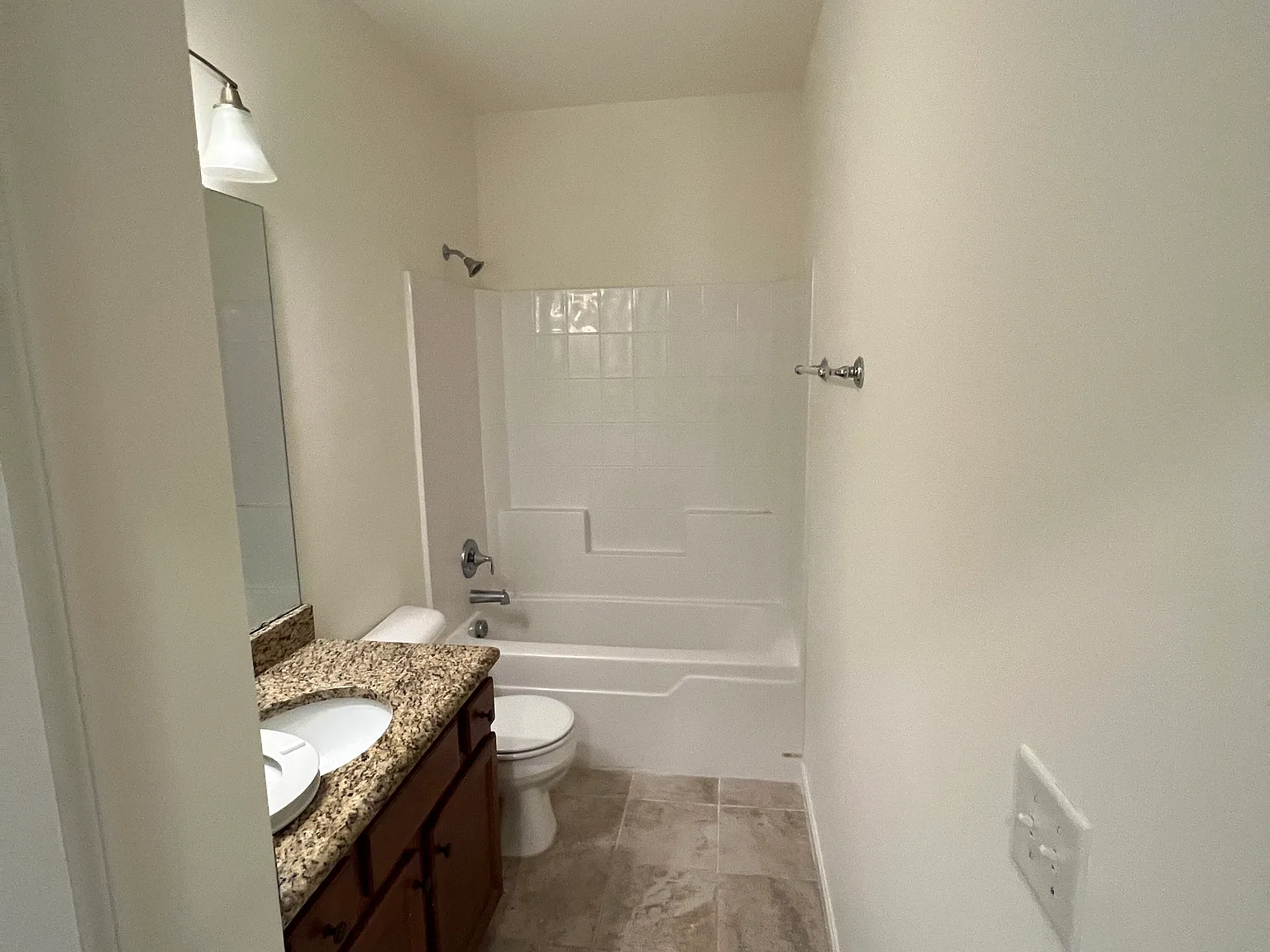 3 bed, 2.5 bath, 1524 sqft, $1,945 — Photo 3