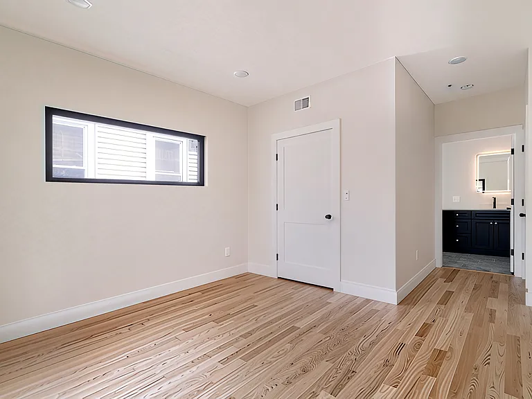 50 Crescent Ave #3 — Photo 8