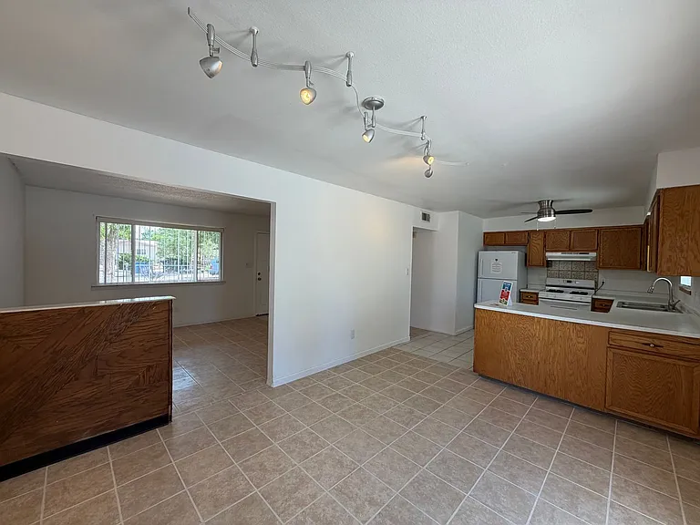 1143 De Vargas Ct SE — Photo 23
