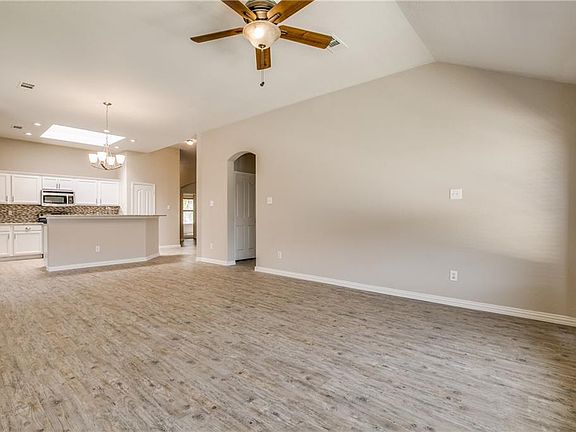 5th image of 612 Tradewind Dr
