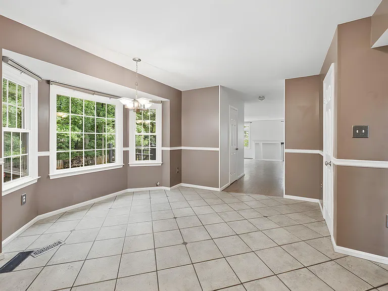 10212 Winged Elm Cir — Photo 5