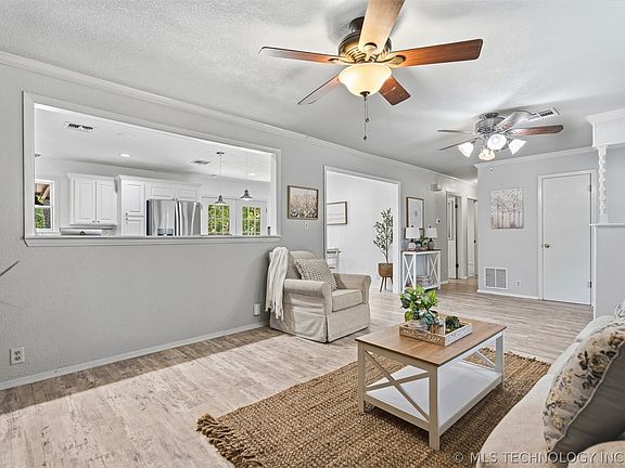 5th image of 170 Serpentine St