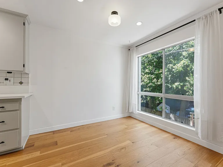 9061 Keith Ave #208 — Photo 9
