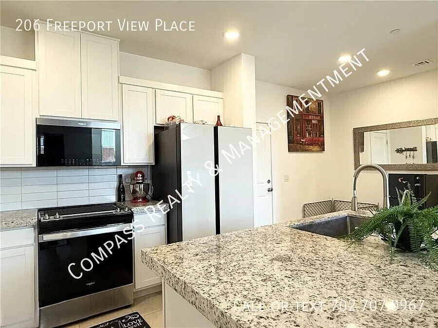 206 Freeport View Pl