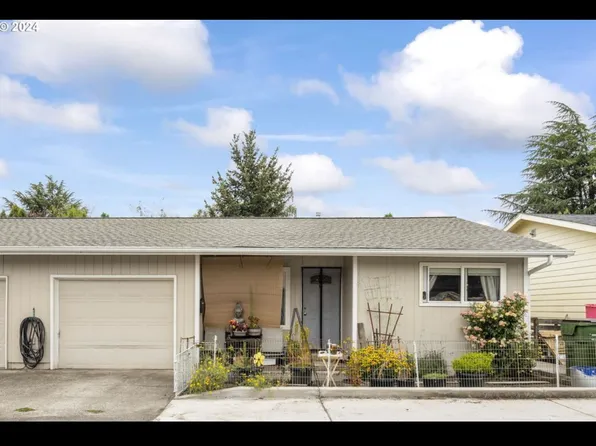 504 E 9th St #10, Newberg, OR 97132