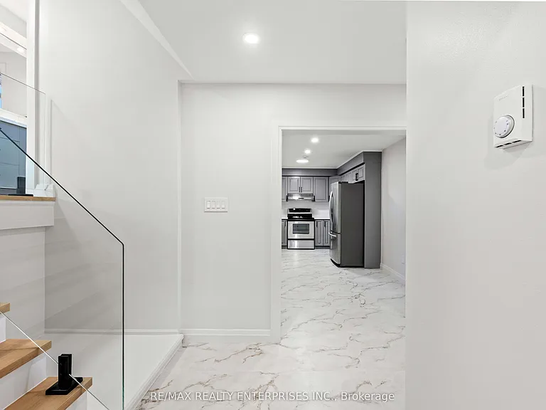 2348 Denise Rd #UPPER — Photo 12